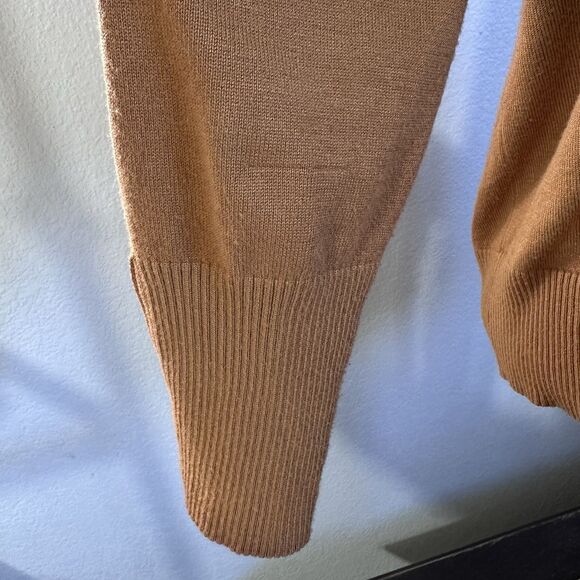 Carmen By Carmen Marc Valvo Women Tan  Cardigan Sweater with Gold Buttons Sz XL - Picture 10 of 11